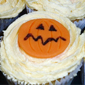 Cup cake with pumpkin face